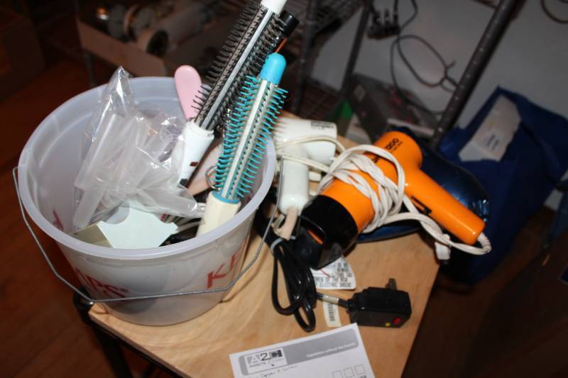 lot 385 image: Hair Blow Dryers, Hair Curling Irons