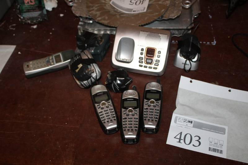 lot 403 image: Uniden Cordless Phones with Charging Station