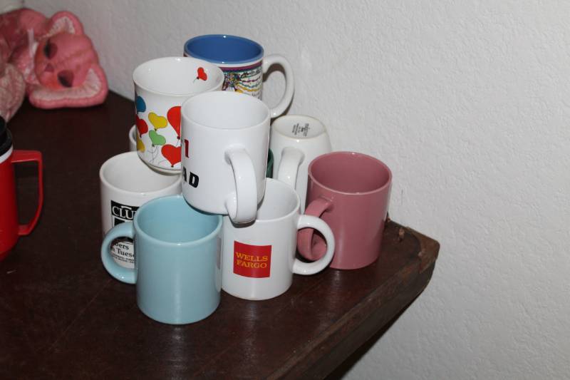 lot 432 image: Ceramic Coffee Mugs