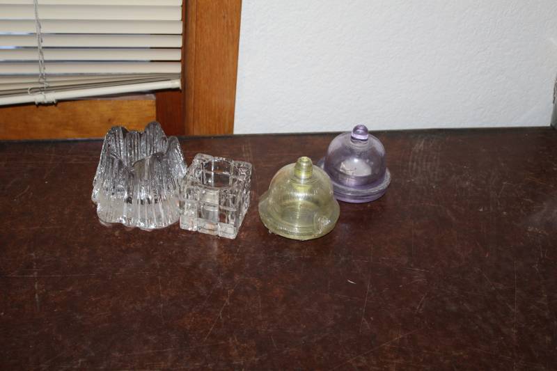 lot 439 image: Candleholders