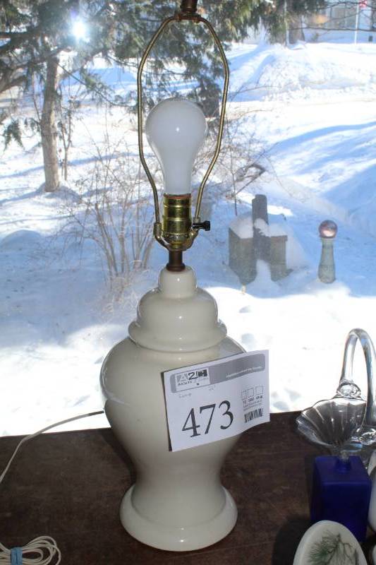 lot 473 image: Table Lamp