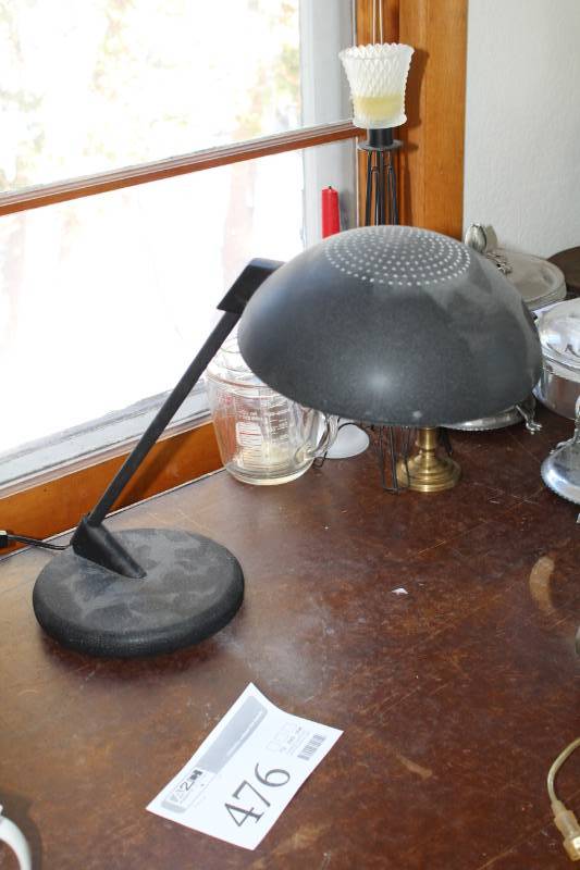 lot 476 image: Desk Lamp
