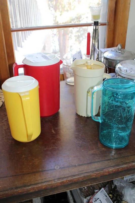 lot 467 image: Plastic Pitchers with Lids