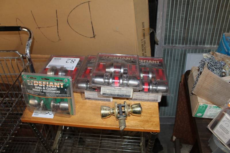 lot 82 image: Defiant Door Knob Sets, Keyed EntryDeadbolt Sets