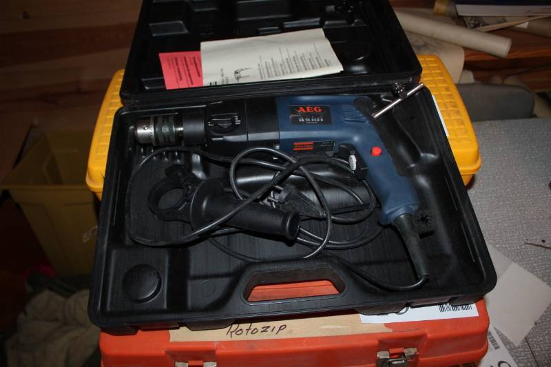 lot 14 image: AEG Electric Drill with Case