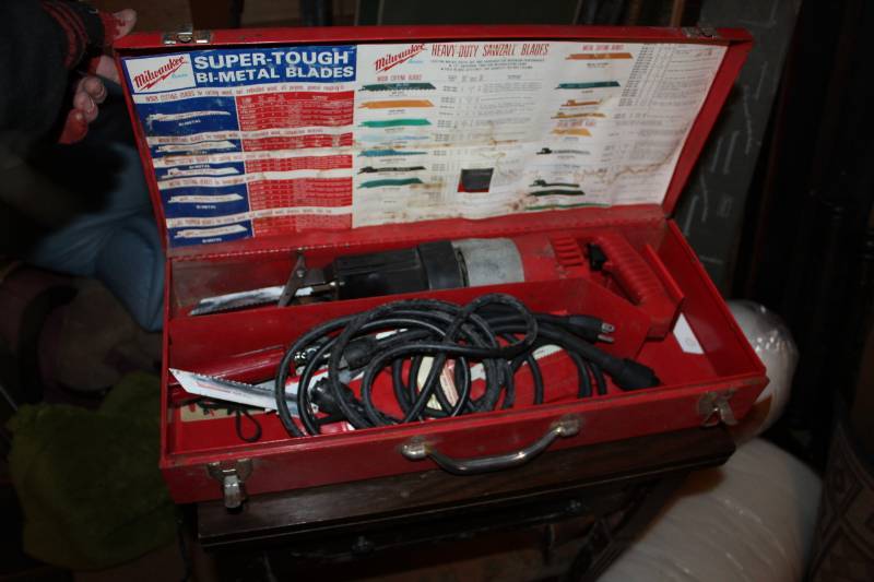 lot 2 image: Milwaukee Electric Tools Heavy Duty Sawzall with Heavy Duty Saw Blades, Metal Carry Case