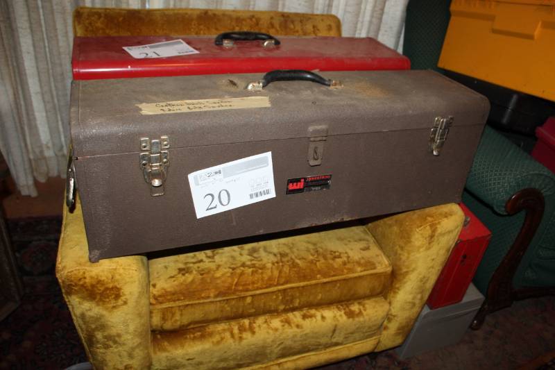 lot 20 image: Waterloo Industries Inc. Industrial Metal Tool Box with Tool Tray
