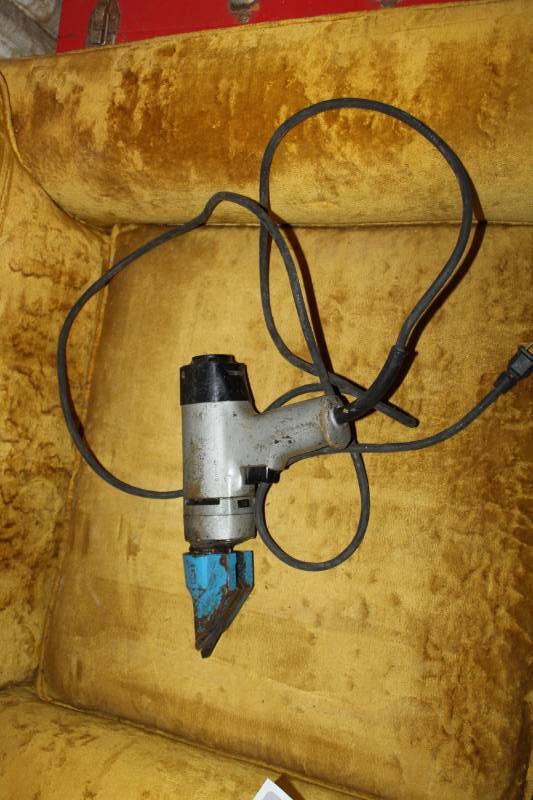 lot 16 image: Kett Electric Sheet Metal Cutter
