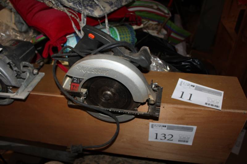 lot 11 image: Skilsaw 7.25in. Circular Saw