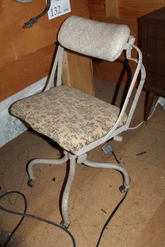 lot 132 image: Metal Office Chair