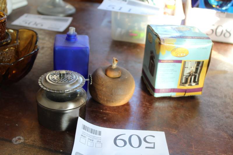 lot 509 image: Oil Lamps