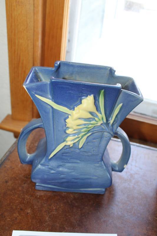 lot 496 image: 2007 Roseville Blue Ceramic Table Vase