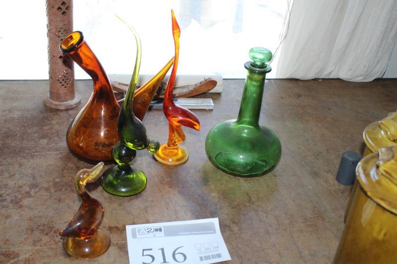 lot 516 image: DuckSwan Glass Table Dcor, Glass Vases