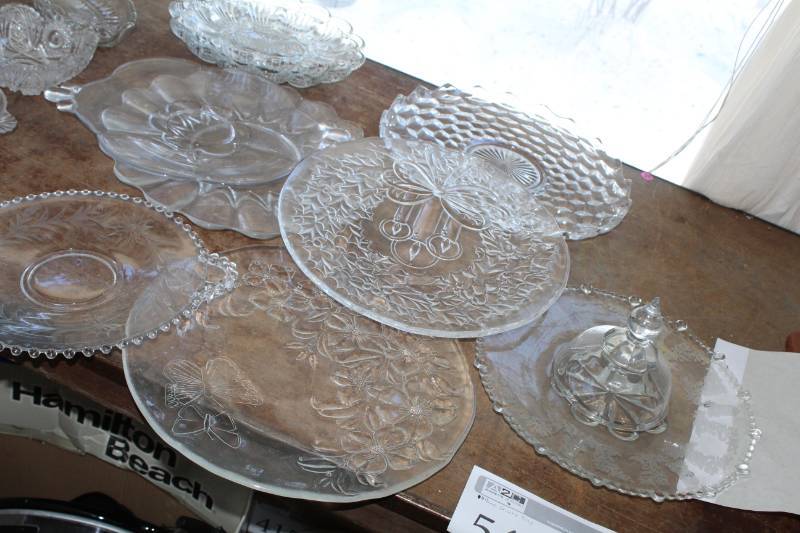 lot 540 image: Glass Serving Plates, Trays