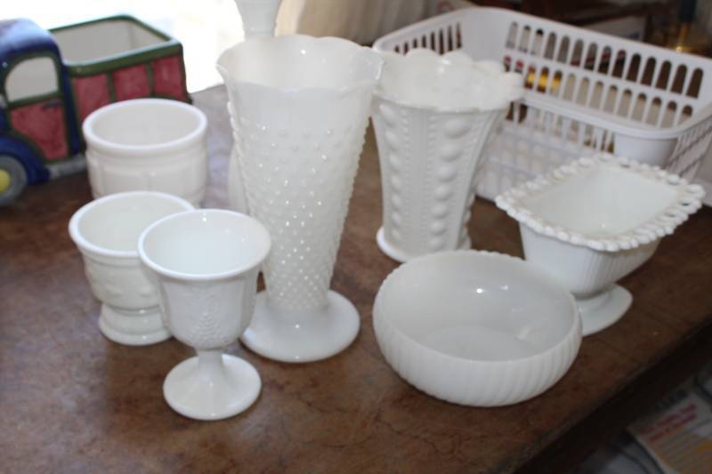 lot 538 image: Milk Glass Vases and Serving Bowls, Goblet