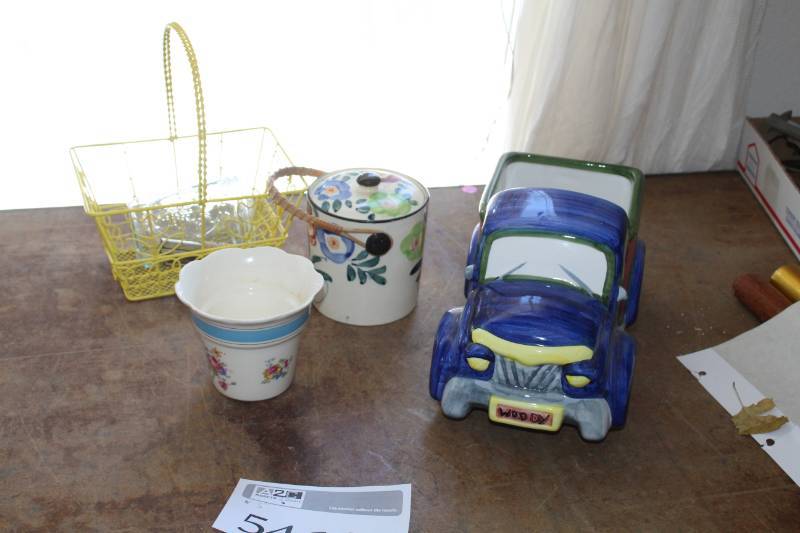 lot 546 image: Ceramic Pot, Cookie Jar, Wire Basket, Pickup Cookie Jar