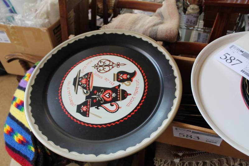 lot 586 image: Coffee Serving Trays
