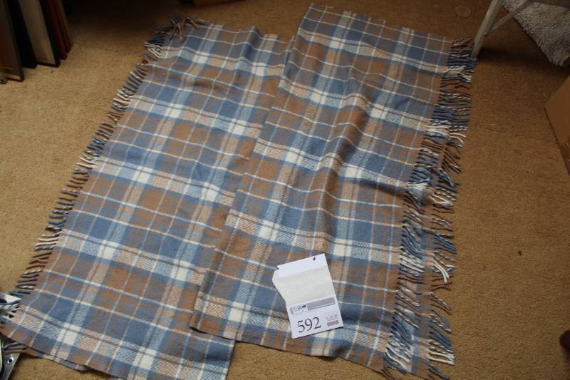 lot 592 image: Throws