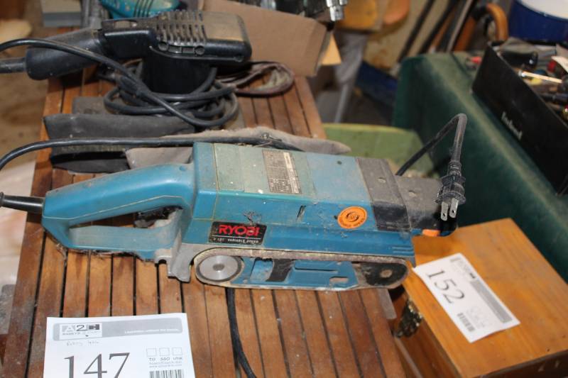 lot 134 image: Ryobi 3x21in. Variable Speed Sander