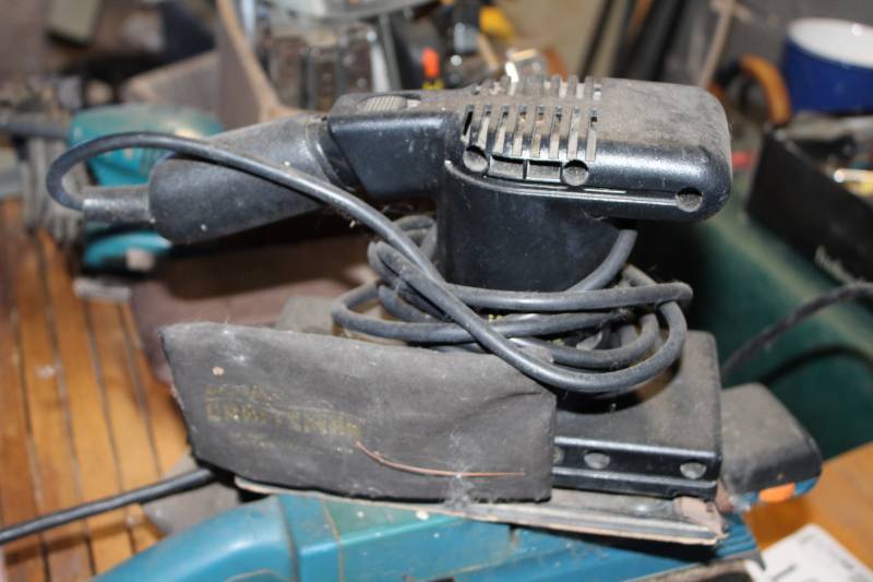 lot 135 image: Craftsman 12-sheet Pad Sander