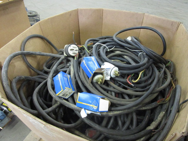 ASSORTMENT OF INDUSTRIAL POWER CORDS