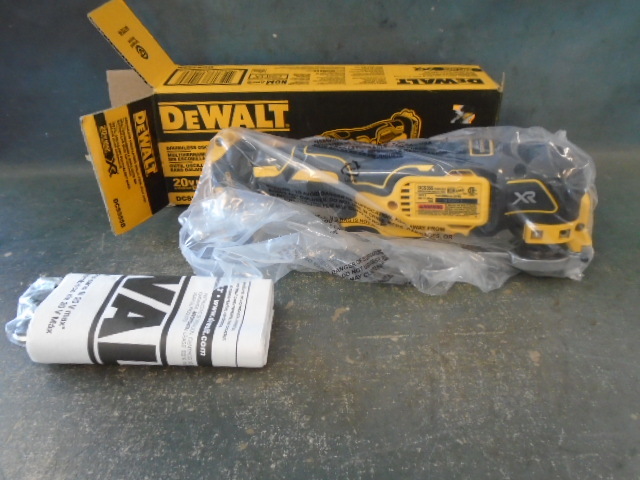 lot 5 image: Dewalt Multi-tool