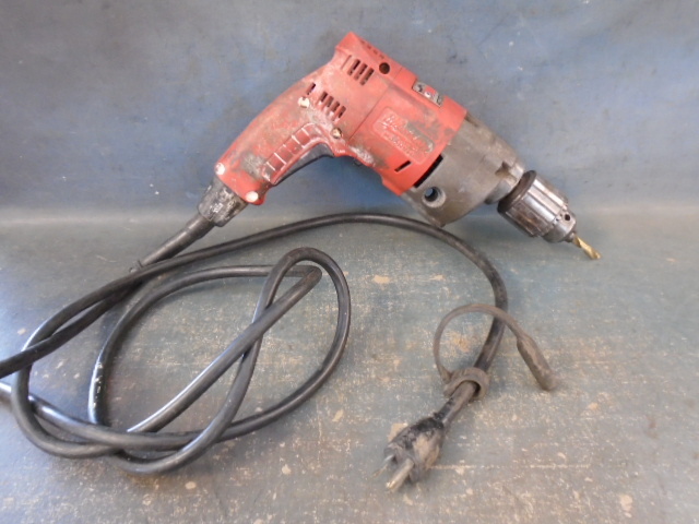 lot 20 image: Milwaukee Drill