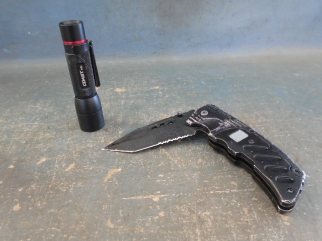 lot 59 image: Flashlight and Pocket Knife