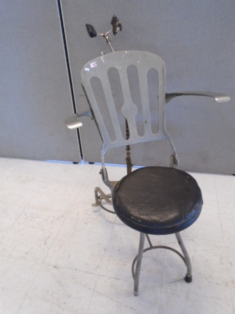 lot 68 image: Vintage Dentist Chair