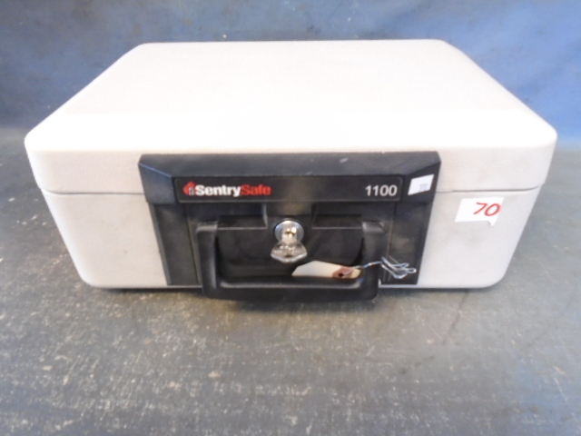lot 70 image: Sentry Safe