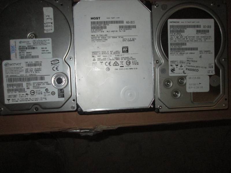 lot 305 image: Lot of 3 server HD ...