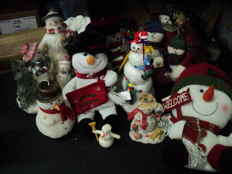 lot 23 image: Snowman Dcor...