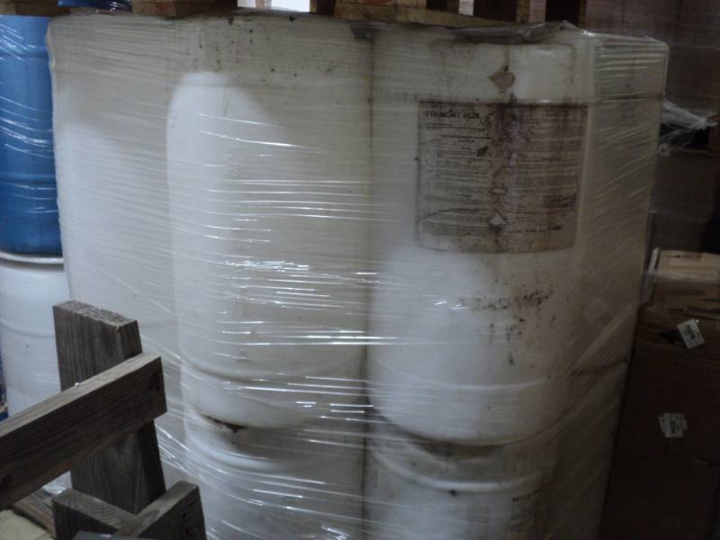 lot 49 image: 18 - 15 Gallon Barrels...