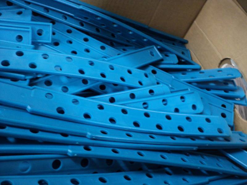 lot 52 image: Box of Paint Stir Sticks 200 plus...