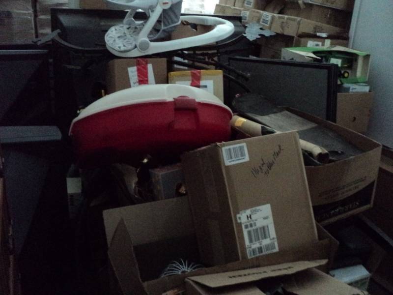 lot 157 image: Mystery Pallet and more.. Unclaimed...