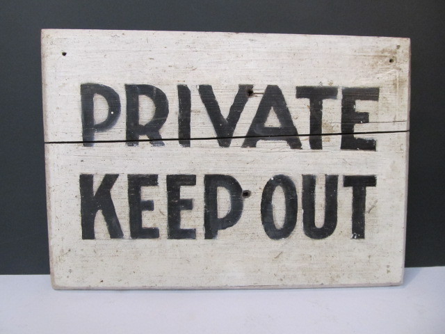 lot 38 image: Old Original Vintage Hand Painted Folk Art Wooden Sign - KEEP OUT