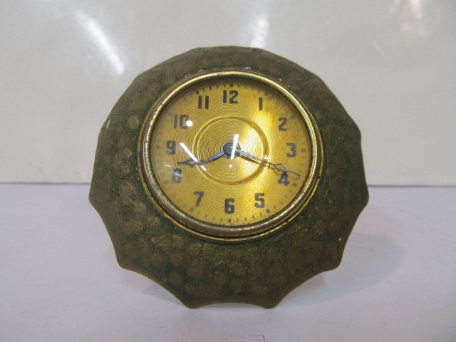 lot 44 image: Old Vintage Enameled Brass Figural Umbrella Desk Clock