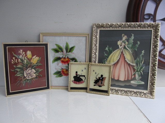 lot 112 image: Vintage Framed Silhouette etc Art Prints