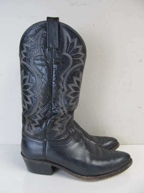 lot 120 image: Mens Genuine Leather Black Cowboy Boots - Size 11