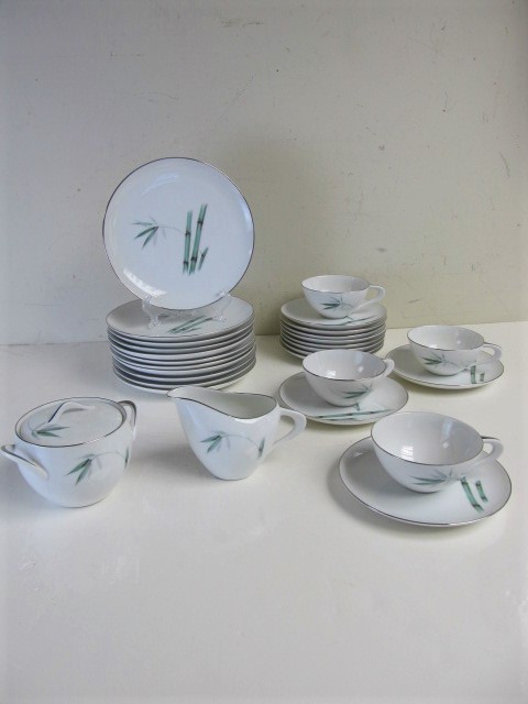 lot 126 image: Japanese SANGO China Set