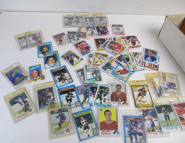 lot 78 image: Lot of Vintage Hockey Cards