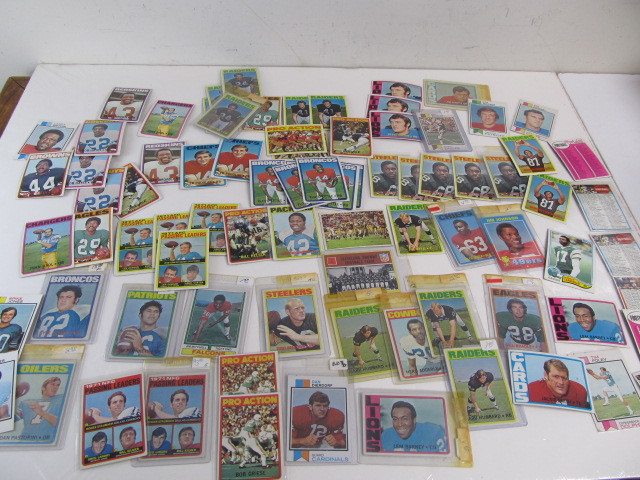 lot 86 image: Lot of Early 1970s Football Cards