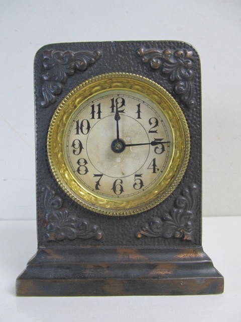 lot 96 image: Antique WESTERN Cast Metal Desk Alarm Clock