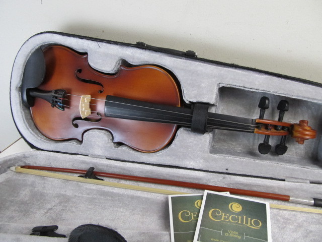 lot 142 image: MENDINI Violin wCase & Bow