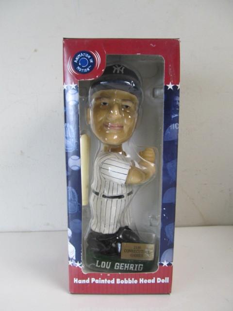 lot 153 image: LOU GEHRIG Bobblehead