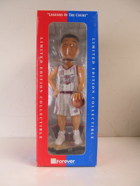 lot 159 image: YAO MING Extra Tall Bobblehead