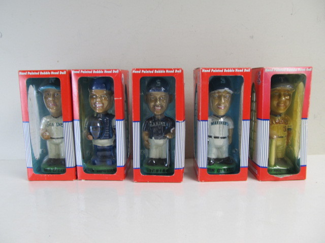 lot 163 image: Group of 5 Baseball Bobbleheads