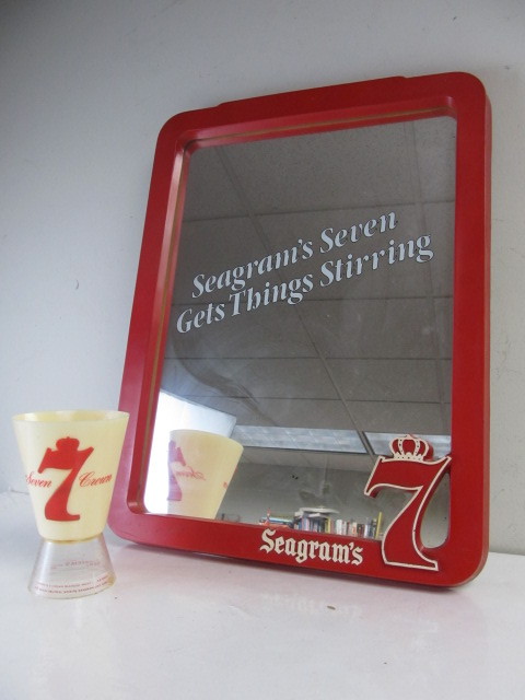 lot 173 image: Vintage SEAGRAMS 7 Crown Whiskey Advertising Mirror & Display Piece
