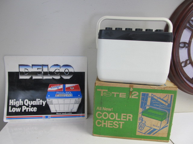 lot 201 image: Vintage AC DELCO Advertising Cooler wBox & Vinyl Sign