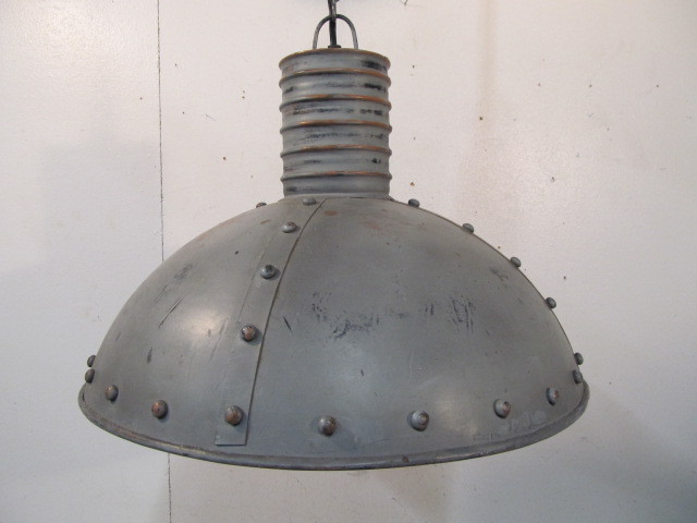 lot 164 image: Vintage Style Industrial Hanging Lamp with Rivets